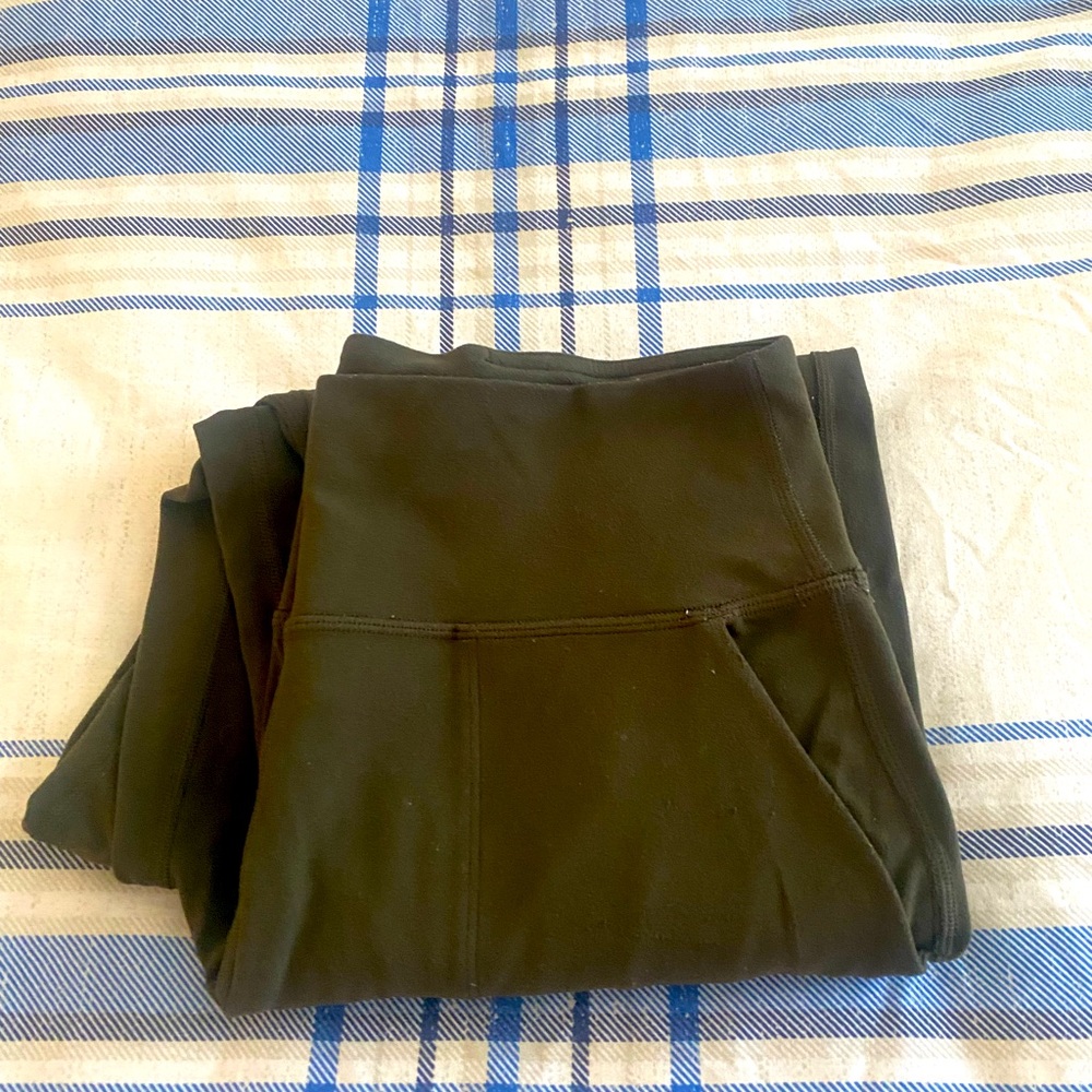 Lululemon crop joggers